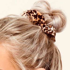 Accessories - HP!🥳Trending Velvet Leopard Print Scrunchie Accessories - HP!🥳Trending Velvet Leopard Print Scrunchie
